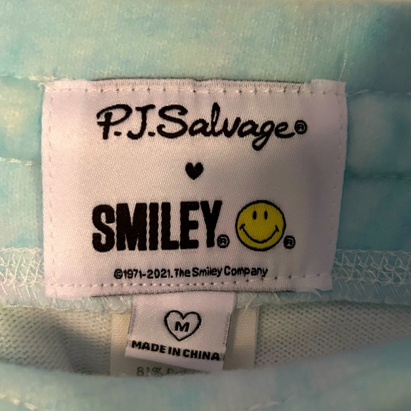 PJ Salvage SET | 2 Piece Smiley Day Trip Crew Neck & Matching Shorts - Picture 13 of 14